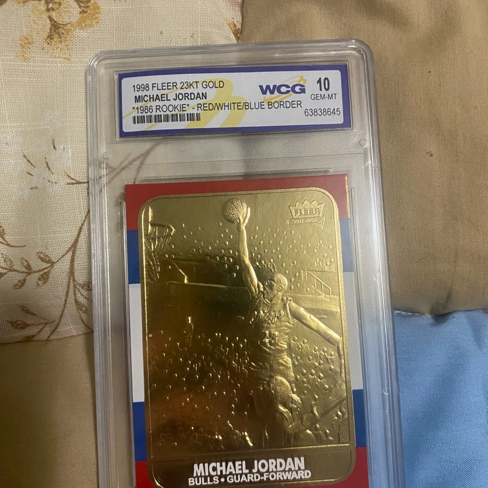Michael Jordan 1998 Fleer 23kt Gold Card